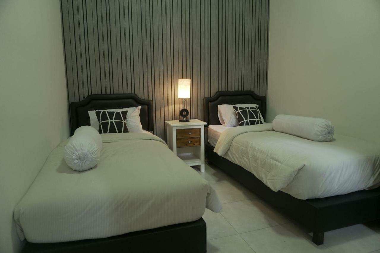 Sayana Homestay Слеман Екстериор снимка